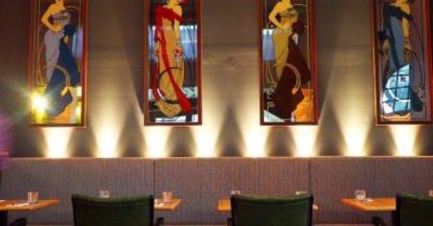 Saint Evie Lounge