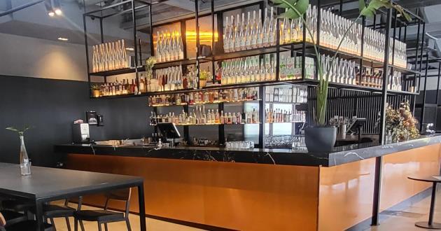 Showroom Bar 