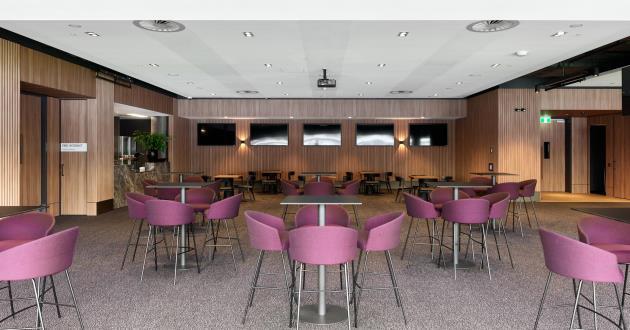 Premium Lounge