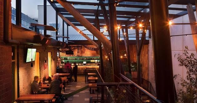 Terrace Bar & Balcony