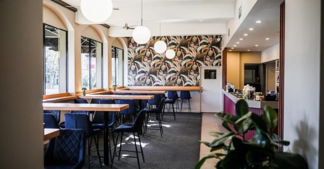  Cocktail Bar
