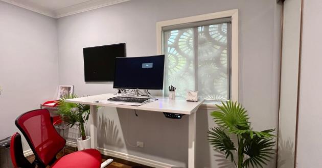 Front consultation / office space