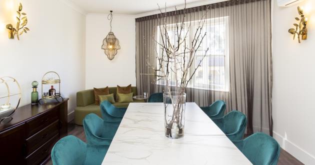 Private Lounge & Meeting Room