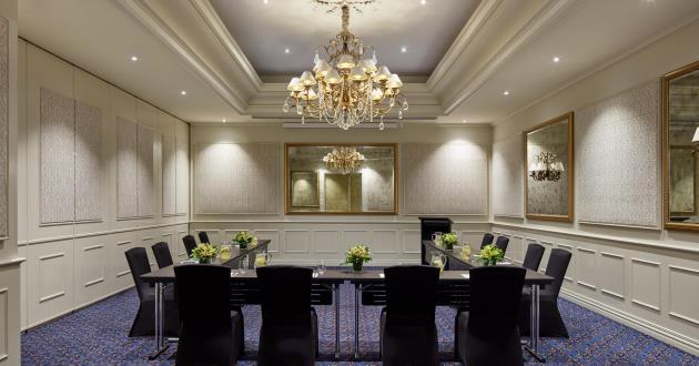Half Yarra Suite 
