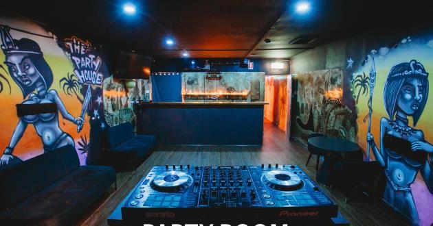 PARTY ROOM  |  BOILER ROOM @ PRE DRINKS BAR 