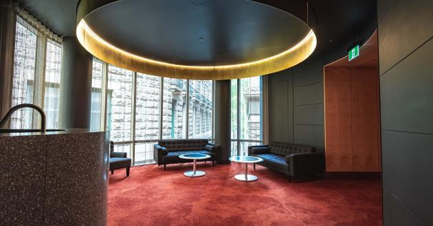 Foyer & Bar