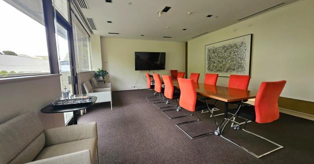 Balcony Boardroom - 10 Person 