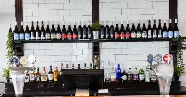 Warm and Friendly Pub - Whole Venue