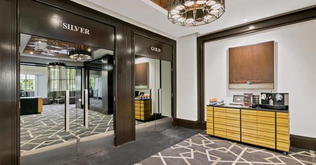 Gold & Silver Room