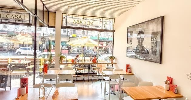 Front Section - Main Restaurante