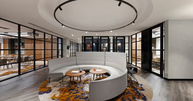 Private Meeting Floor