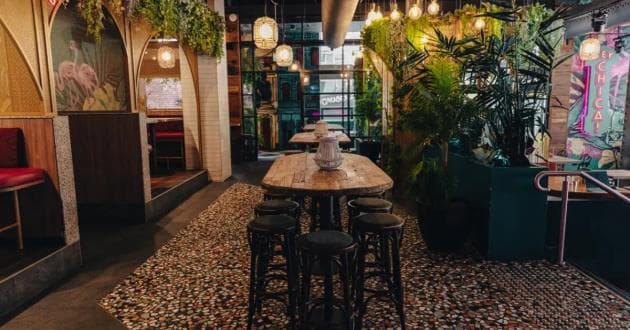Booths & Dining