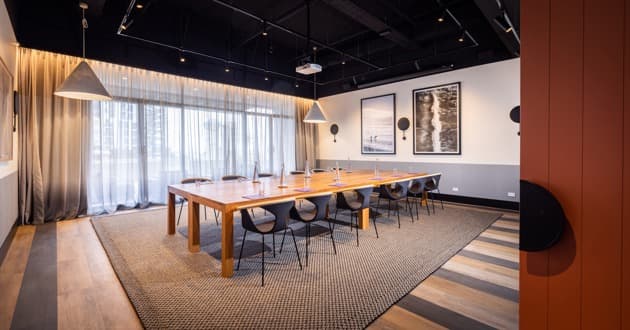 Longboard Room