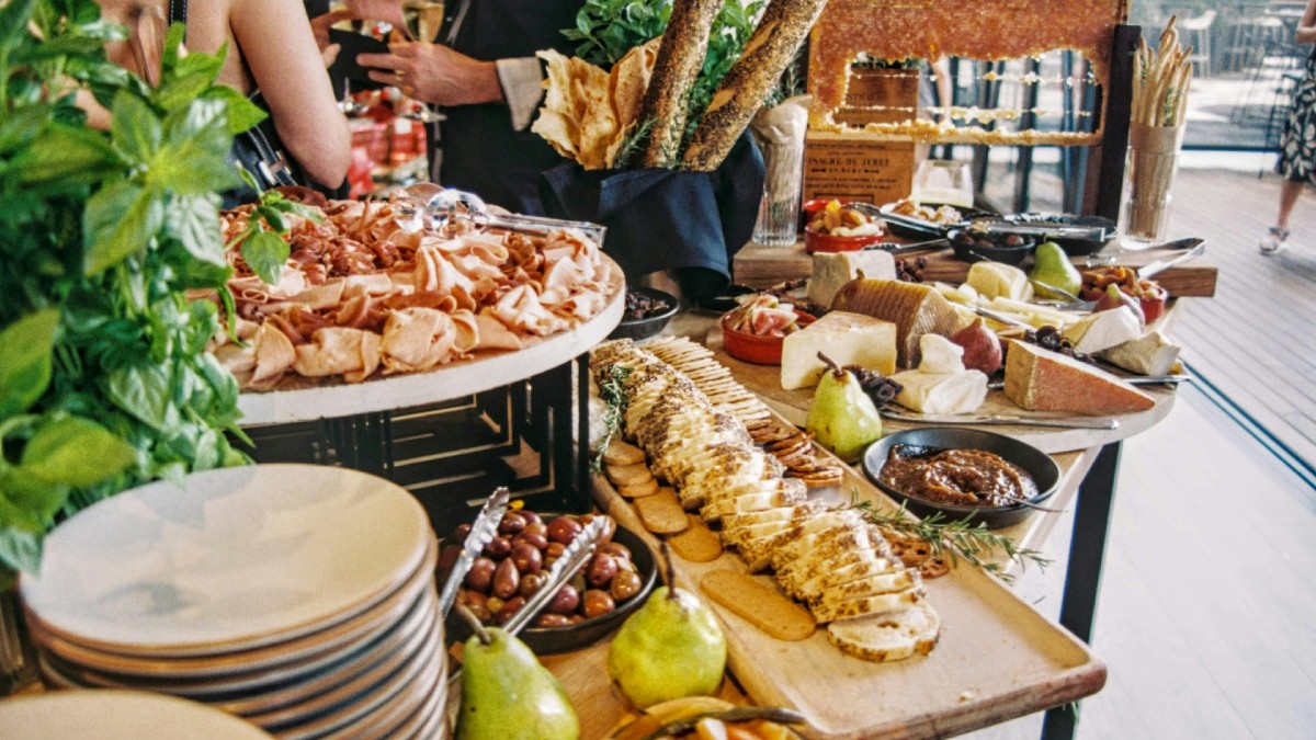 Efficient Food Display Efficient Food Display