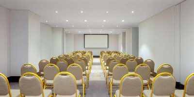 Contemporary Meeting Room at Radisson Blu Hotel Sydney