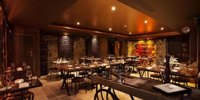 Hampton Lounge & Vault Room at The New Hampton Hotel